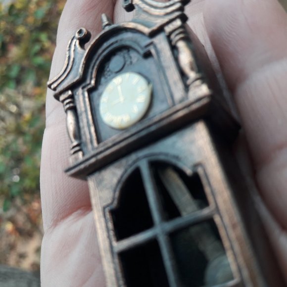 Mini Dollhouse Clock Cast Iron Pencil Sharpener Vintage Grandfather Clock - Picture 9 of 11